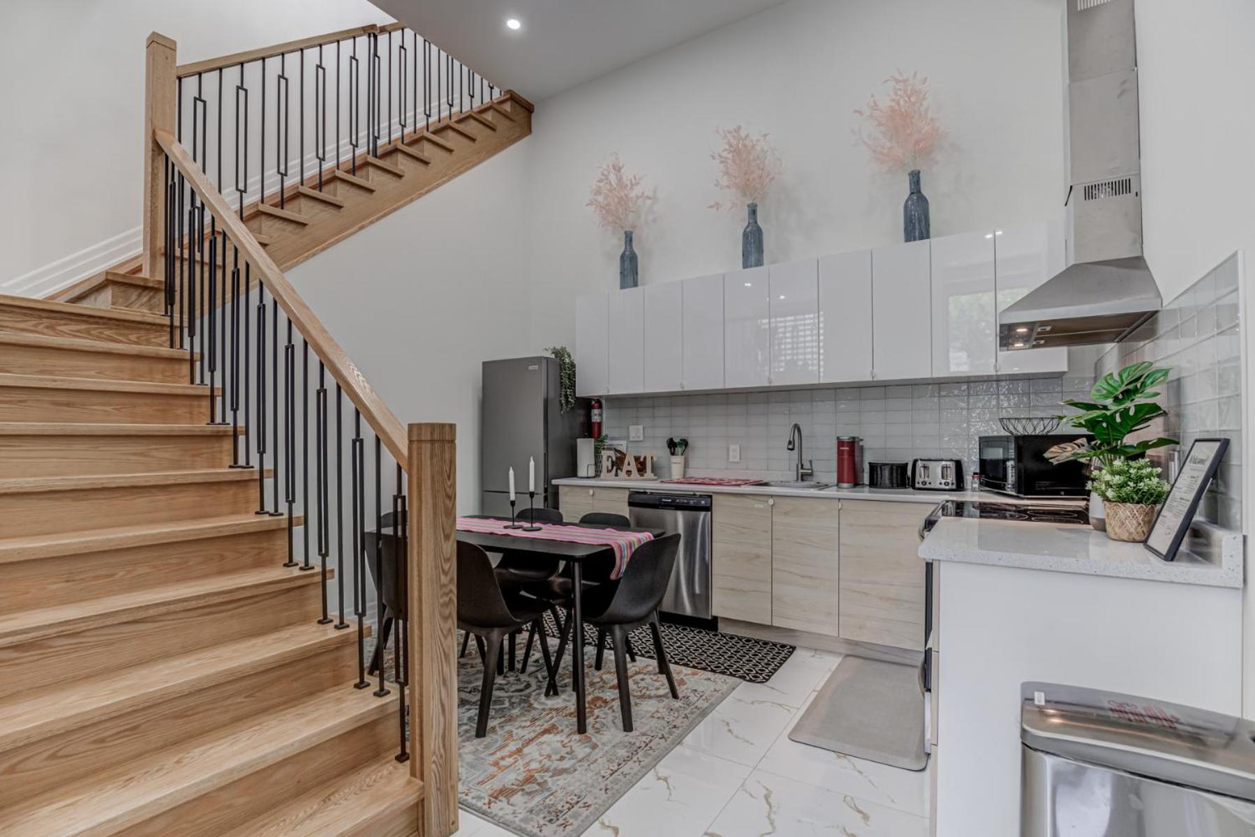 Modern City Living -Newly Built Торонто Экстерьер фото