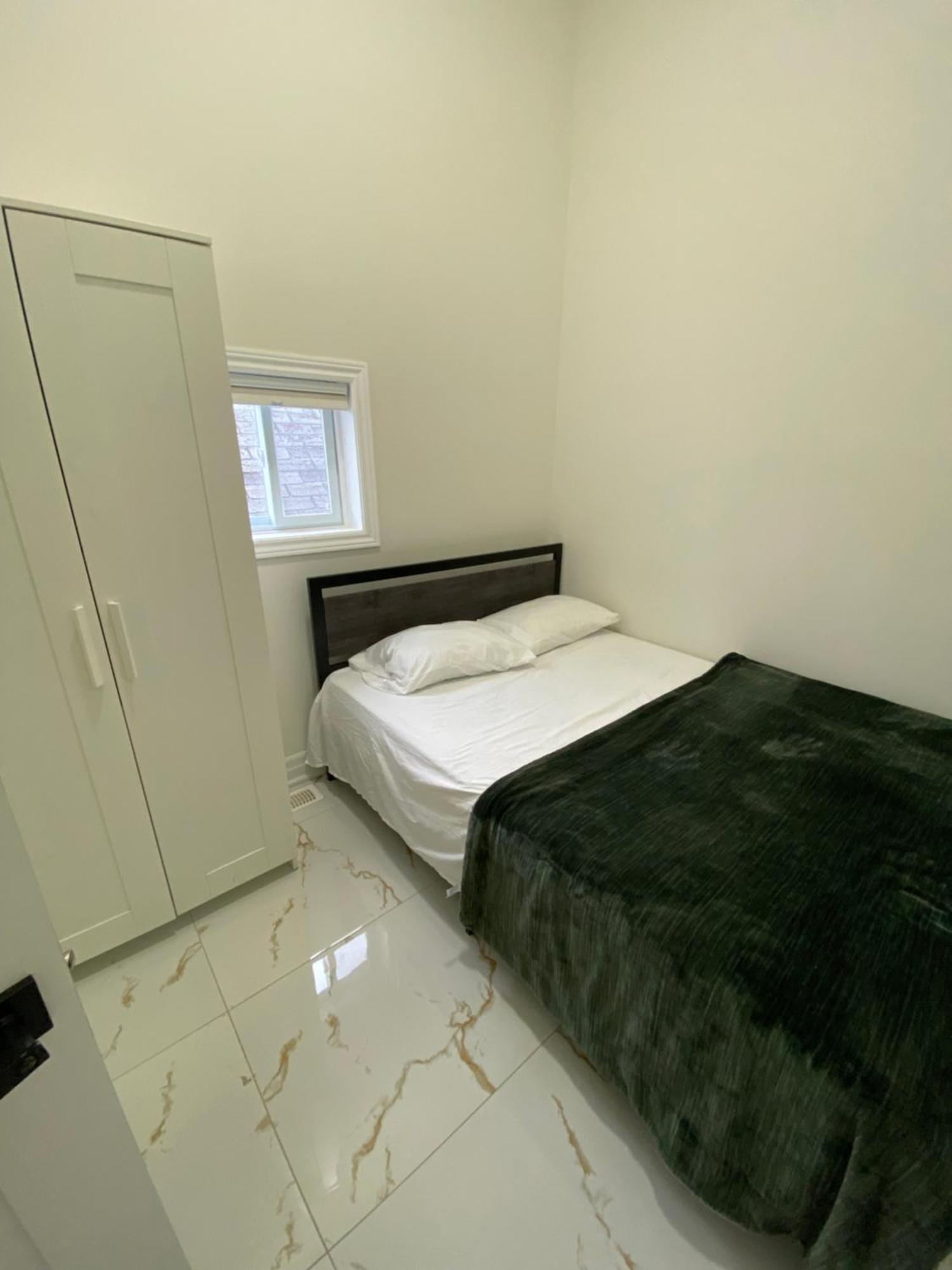 Modern City Living -Newly Built Торонто Экстерьер фото