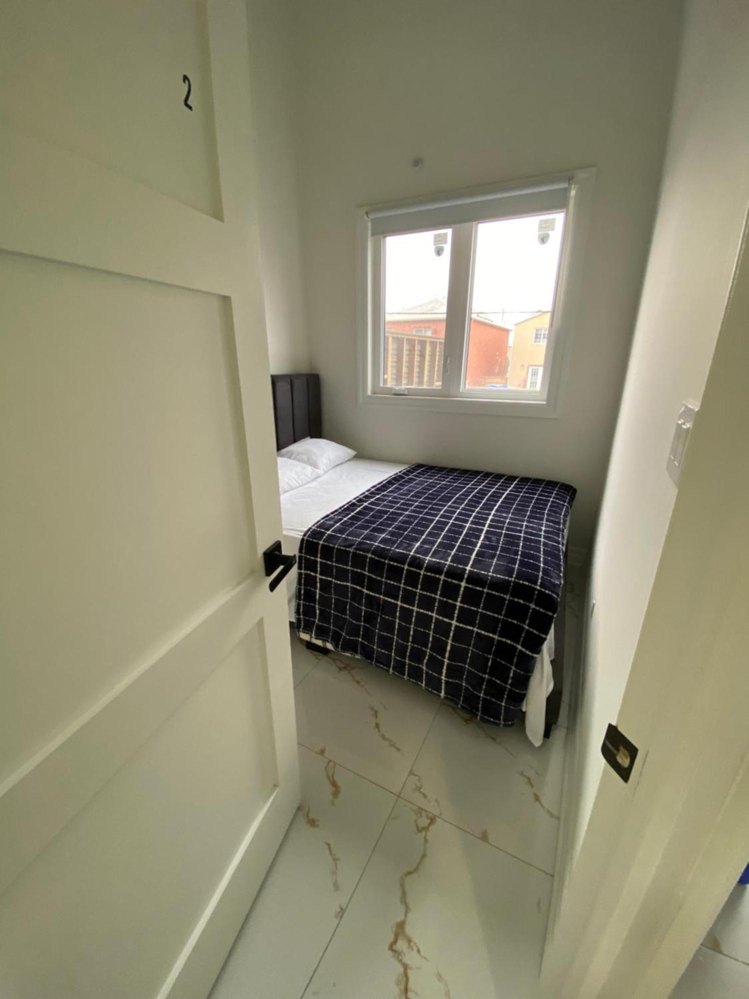 Modern City Living -Newly Built Торонто Экстерьер фото